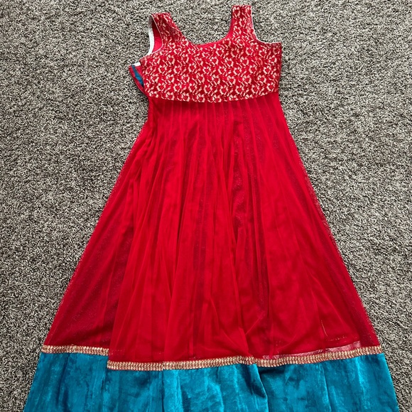 Free Shipping!  3-Piece heavy Velvet Lehengha Choli with 6 foot dupatta train - Picture 7 of 9